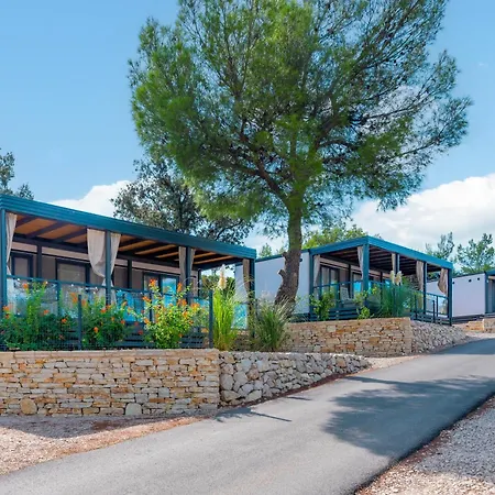 Camp Adriatic Mobile Homes - Primosten Exterior photo