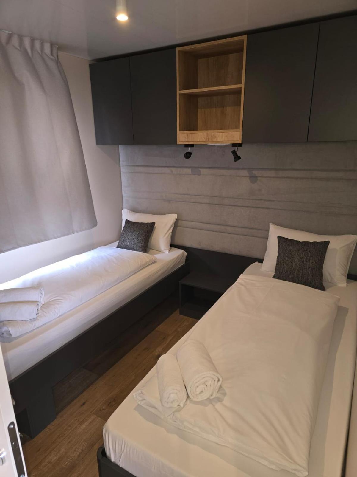 Camp Adriatic Mobile Homes - Campsite Primosten